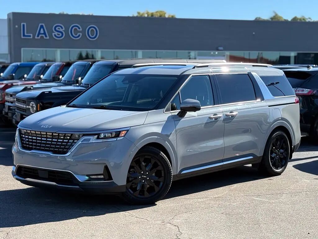 2024 Kia Carnival SX Prestige — photo 1 of 13