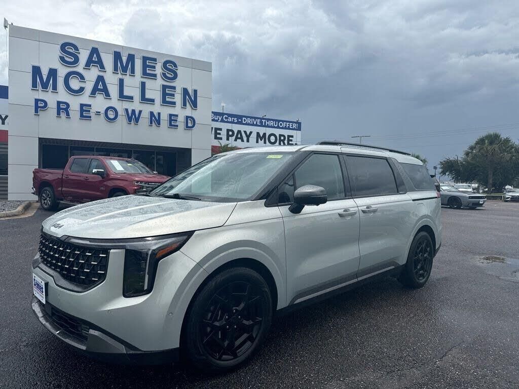 2025 Kia Carnival SX — photo 1 of 1