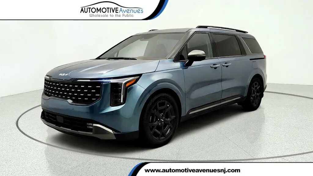2025 Kia Carnival SX — photo 1 of 26