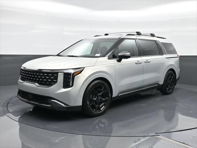 2025 Kia Carnival SX Prestige — photo 1 of 13
