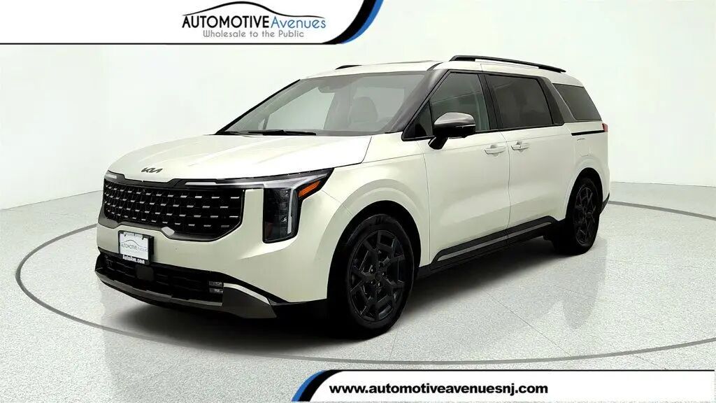 2025 Kia Carnival SX — photo 1 of 26