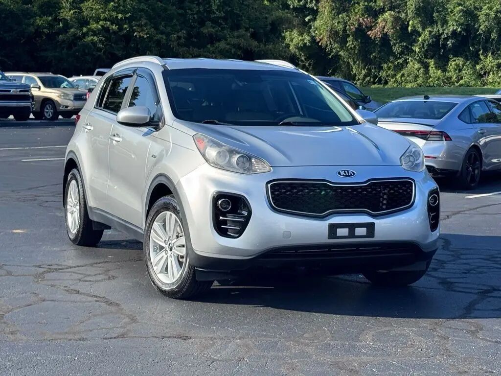 2017 Kia Sportage LX — photo 1 of 52