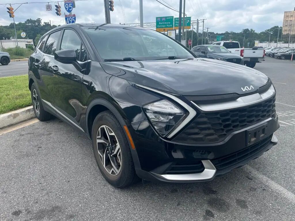 2023 Kia Sportage LX — photo 1 of 33