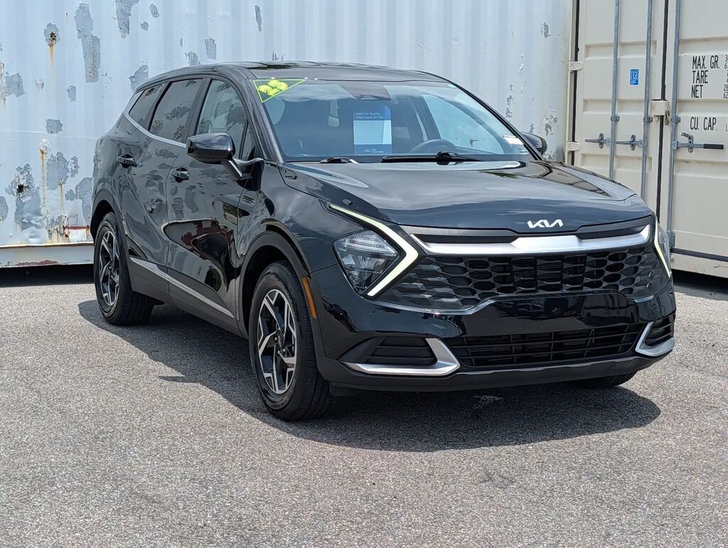2023 Kia Sportage LX — photo 1 of 26