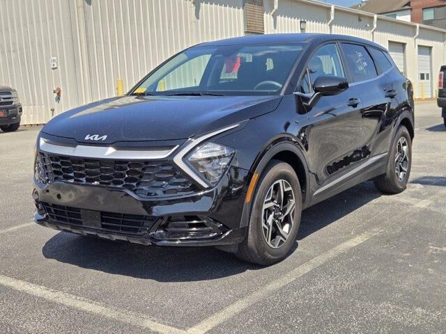 2024 Kia Sportage LX — photo 1 of 12