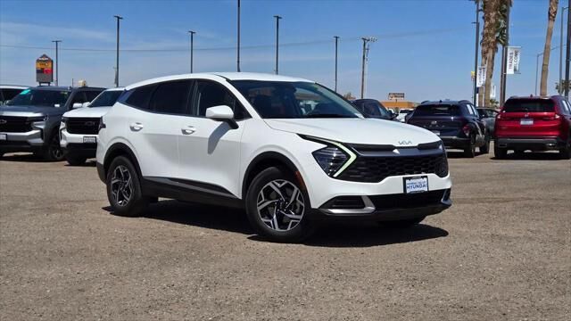 2024 Kia Sportage LX — photo 1 of 13