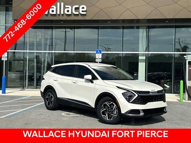 2024 Kia Sportage LX — photo 1 of 17