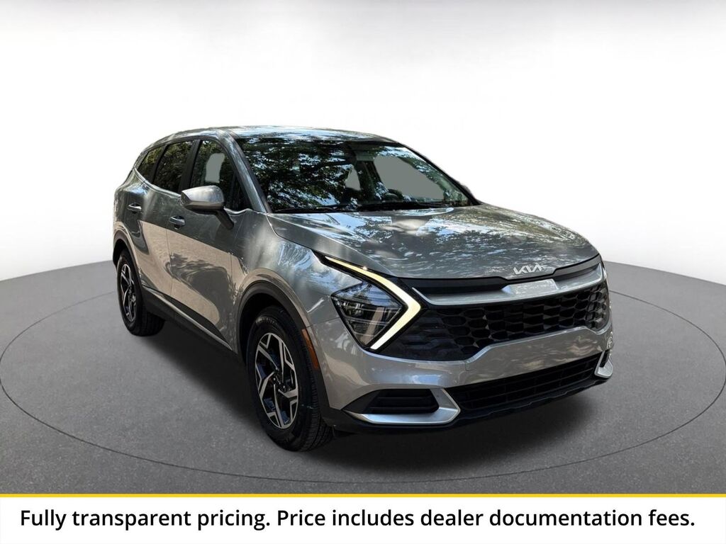 2025 Kia Sportage LX — photo 1 of 13