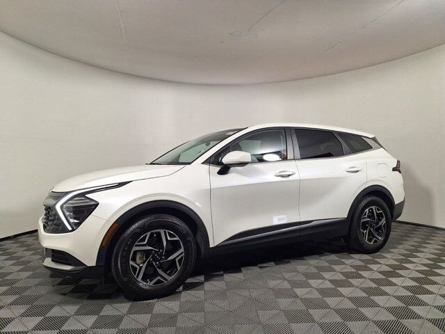 2025 Kia Sportage LX — photo 1 of 1