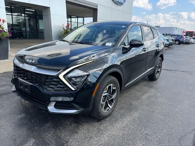 2023 Kia Sportage LX — photo 1 of 14