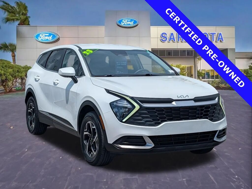 2023 Kia Sportage LX — photo 1 of 16