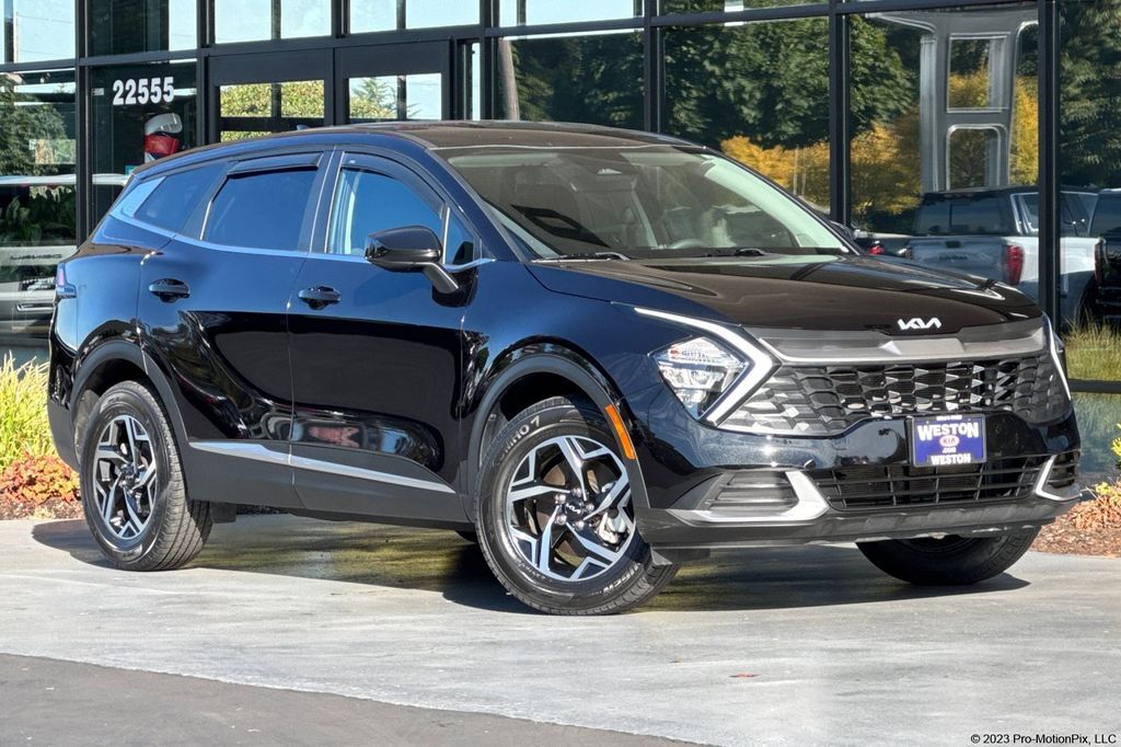 2023 Kia Sportage LX — photo 1 of 13