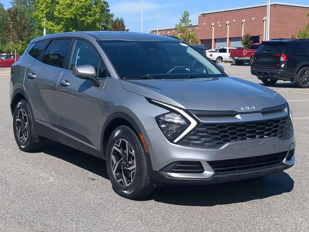2023 Kia Sportage LX — photo 1 of 14