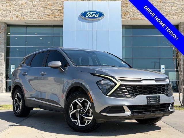 2023 Kia Sportage LX — photo 1 of 13