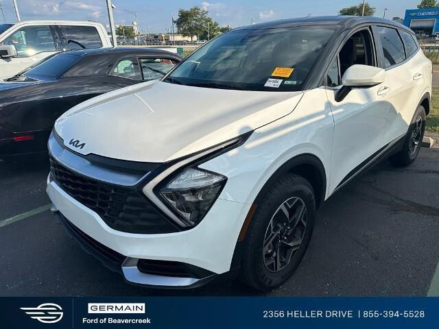 2023 Kia Sportage LX — photo 1 of 24