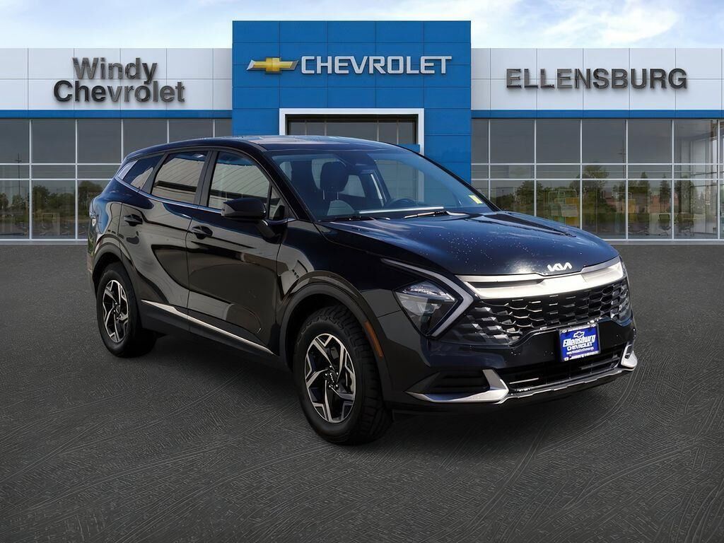 2023 Kia Sportage LX — photo 1 of 65