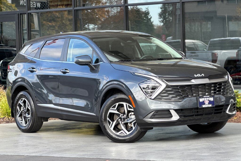 2024 Kia Sportage LX — photo 1 of 13