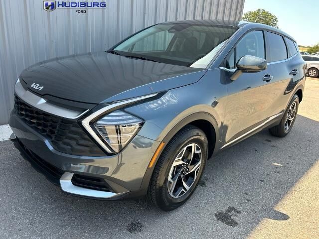 2025 Kia Sportage LX — photo 1 of 17