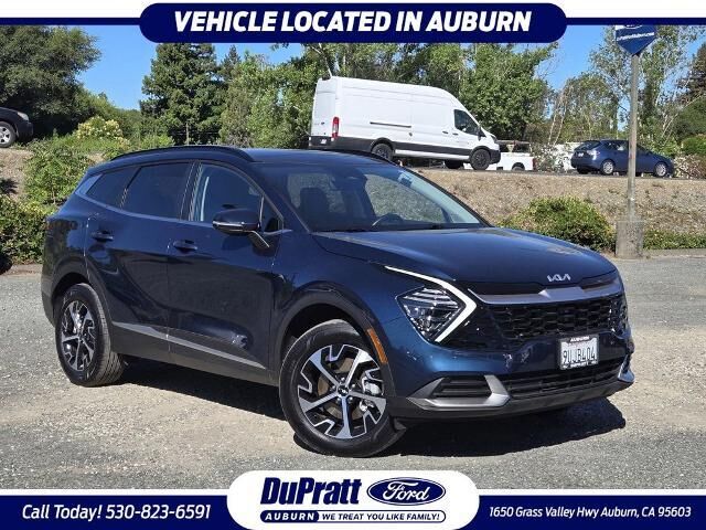2025 Kia Sportage Hybrid EX — photo 1 of 13
