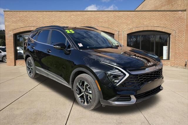 2025 Kia Sportage Hybrid EX — photo 1 of 13