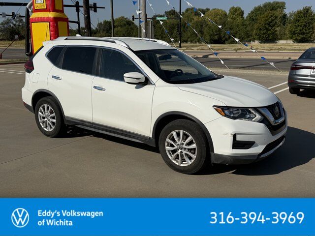 2018 Nissan Rogue SV — photo 1 of 2