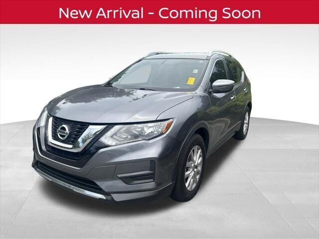 2017 Nissan Rogue SV — photo 1 of 3