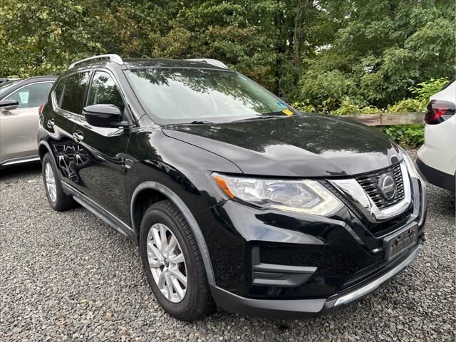 2018 Nissan Rogue SV — photo 1 of 13