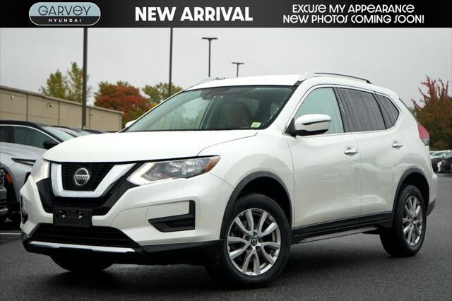 2019 Nissan Rogue SV — photo 1 of 1