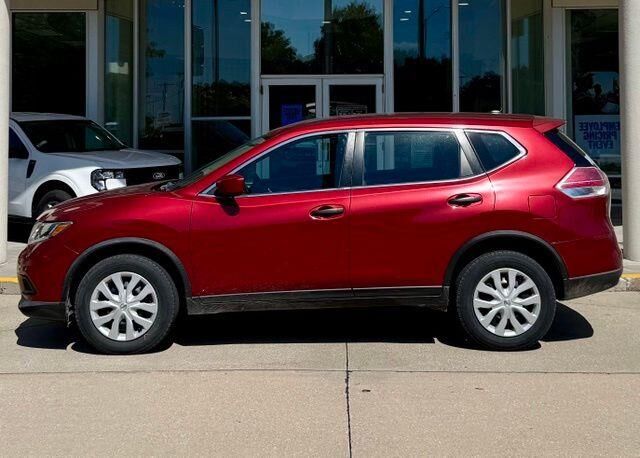 2016 Nissan Rogue S — photo 1 of 1