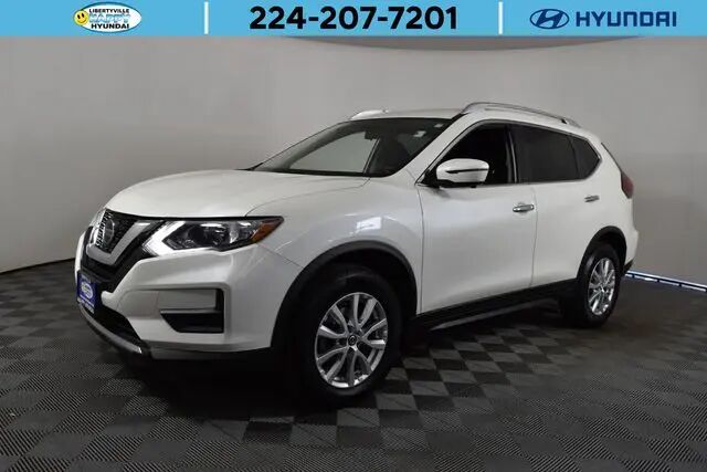 2018 Nissan Rogue SV — photo 1 of 8