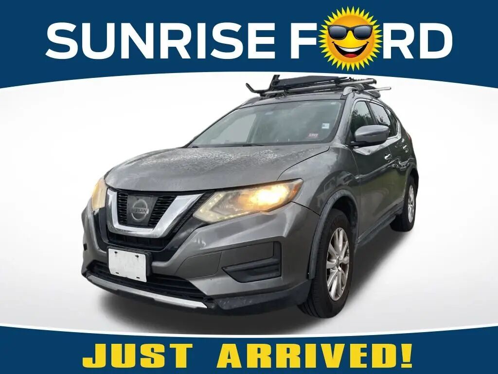 2017 Nissan Rogue S — photo 1 of 14