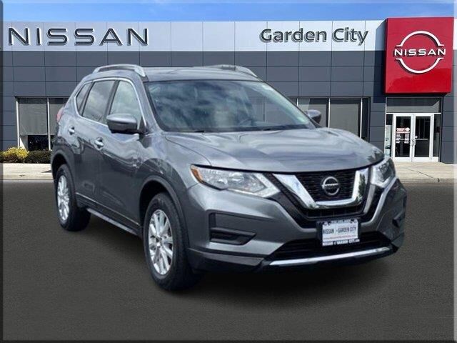 2018 Nissan Rogue SV — photo 1 of 13