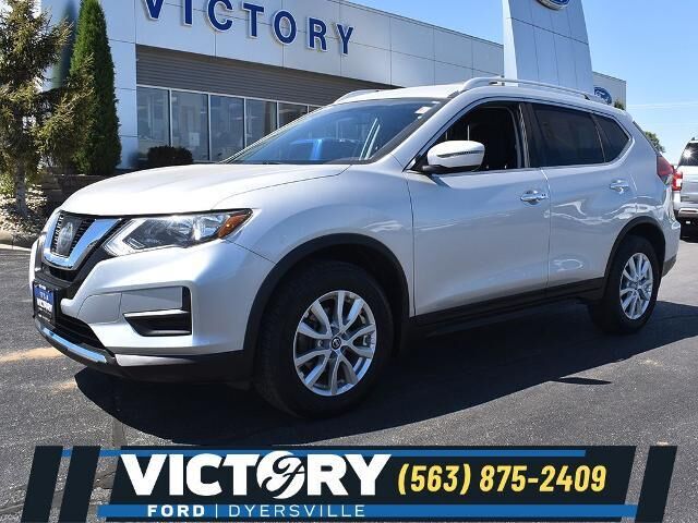 2017 Nissan Rogue S — photo 1 of 13