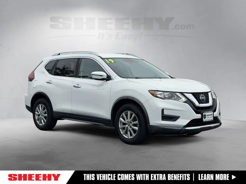 2019 Nissan Rogue S — photo 1 of 10