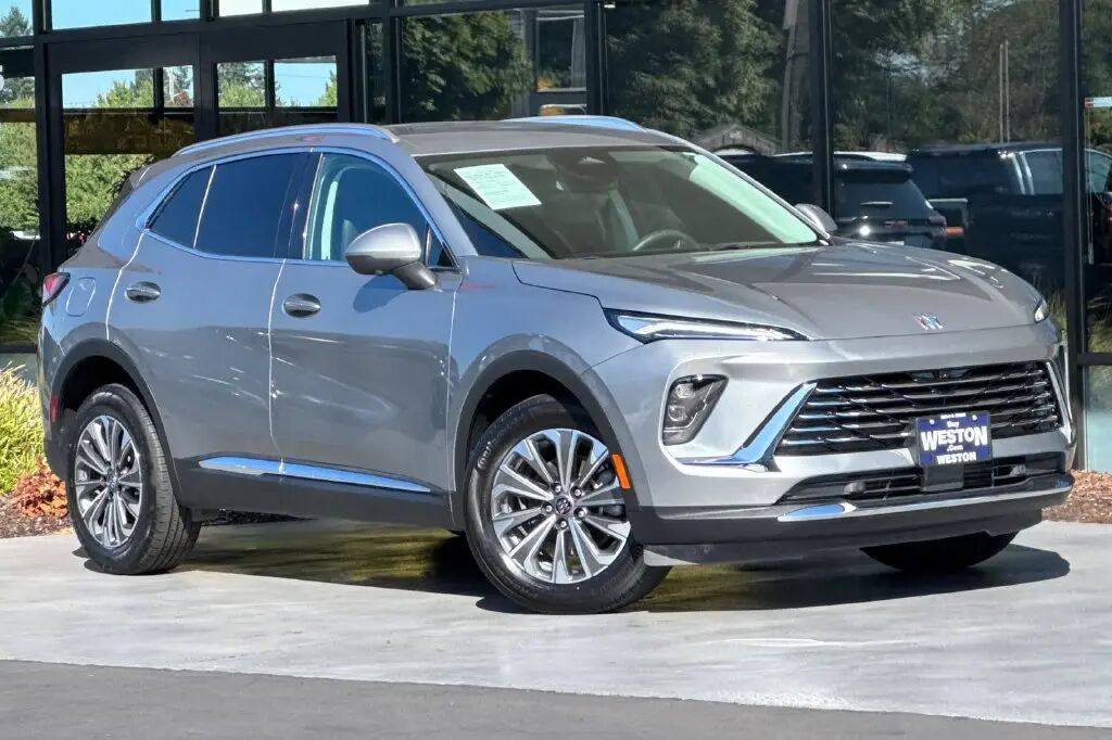2024 Buick Envision Preferred — photo 1 of 13
