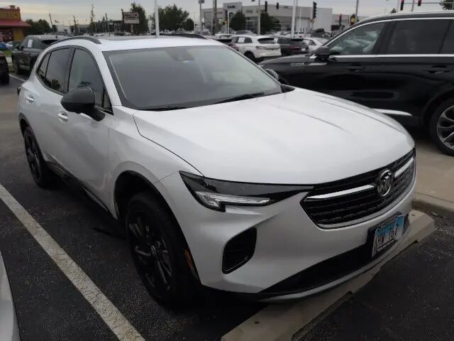 2023 Buick Envision Essence — photo 1 of 3