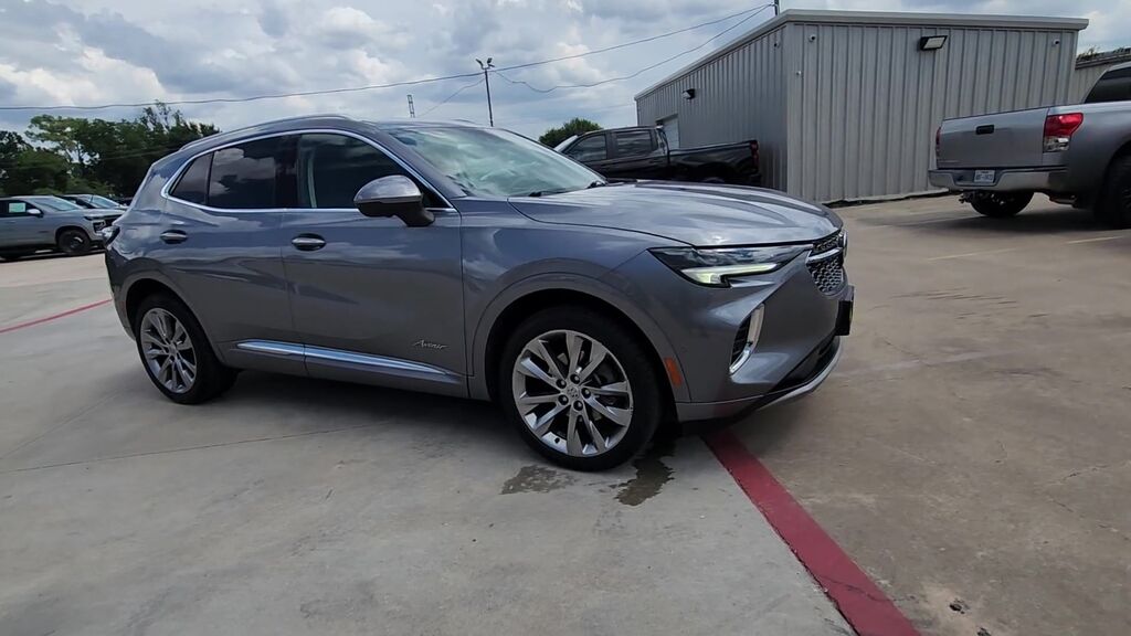2022 Buick Envision Avenir — photo 1 of 7