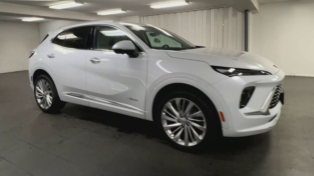 2026 Buick Envision Avenir — photo 1 of 7
