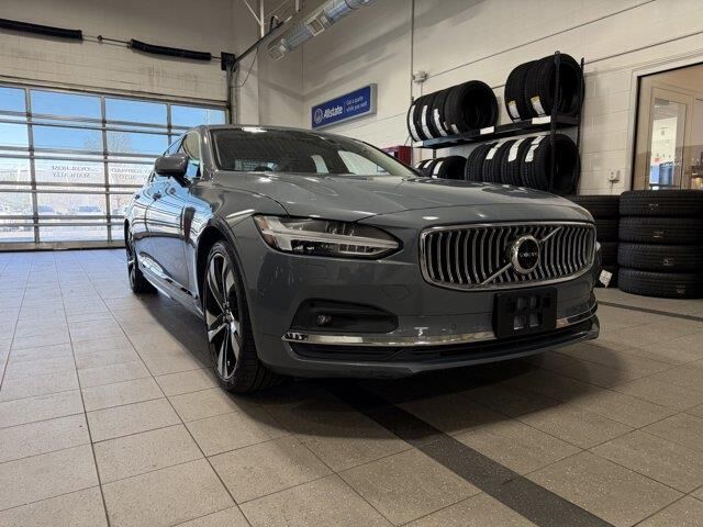 2023 Volvo S90 B6 Plus