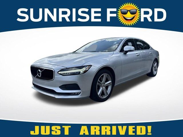 2018 Volvo S90 Momentum