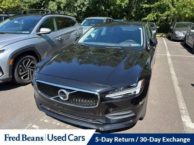 2019 Volvo S90 T6 Momentum