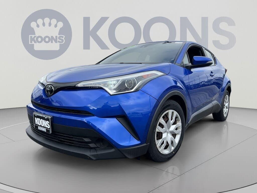 2019 Toyota C-HR XLE — photo 1 of 1