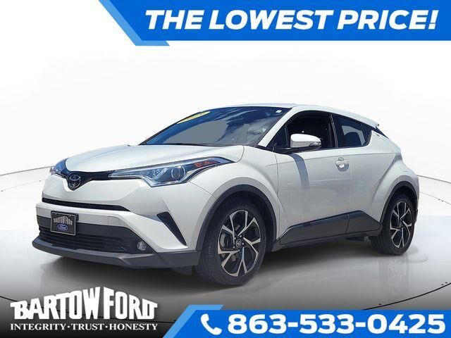 2019 Toyota C-HR Limited — photo 1 of 13