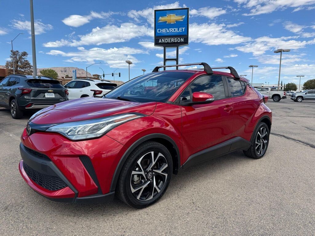 2022 Toyota C-HR XLE — photo 1 of 13