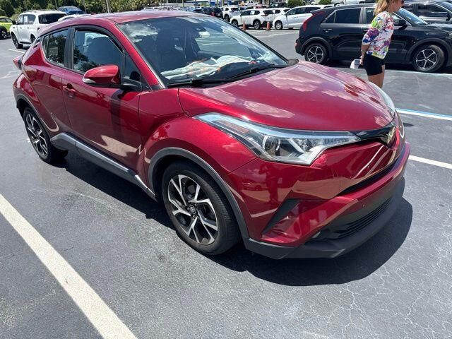 2018 Toyota C-HR XLE Premium — photo 1 of 42