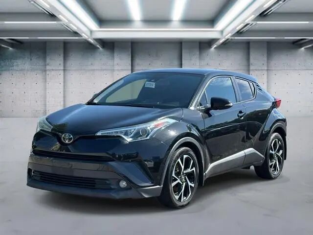 2018 Toyota C-HR XLE — photo 1 of 13