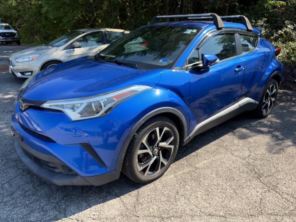 2019 Toyota C-HR XLE — photo 1 of 1