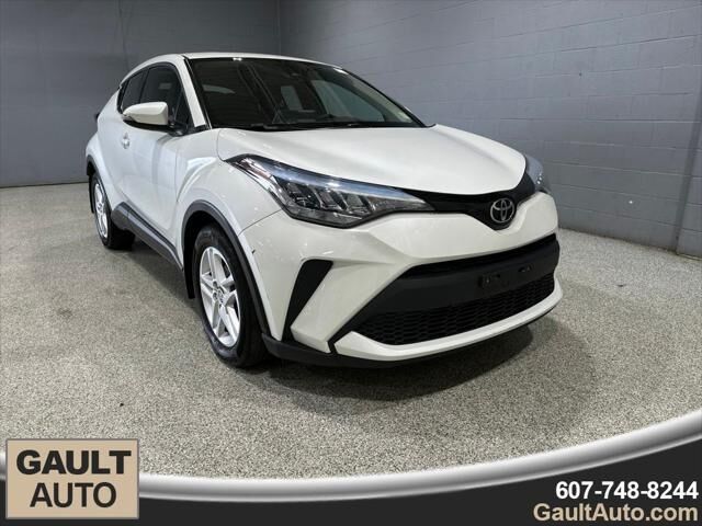 2021 Toyota C-HR LE — photo 1 of 26