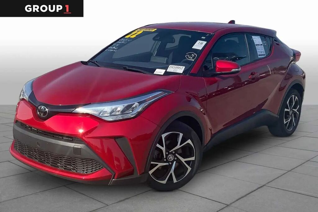 2022 Toyota C-HR XLE — photo 1 of 13