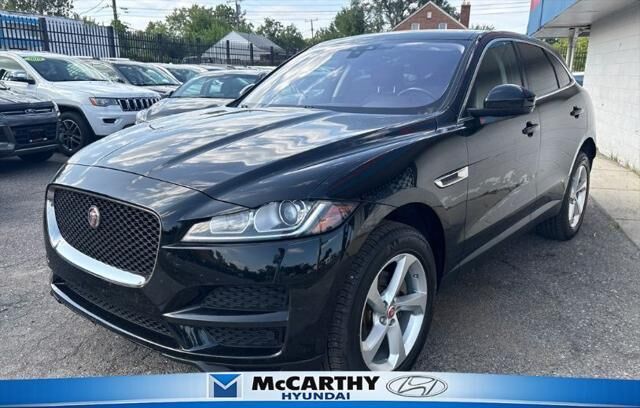 2019 Jaguar F-PACE 25t Premium — photo 1 of 13